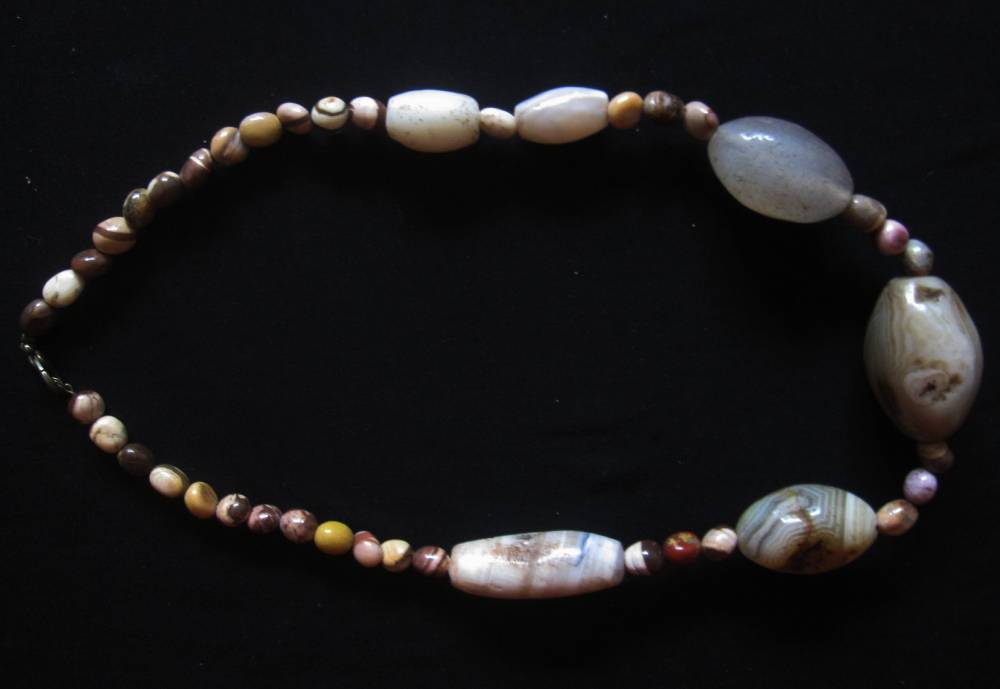 Necklace of Ancient Agate Beads | Antiquarius